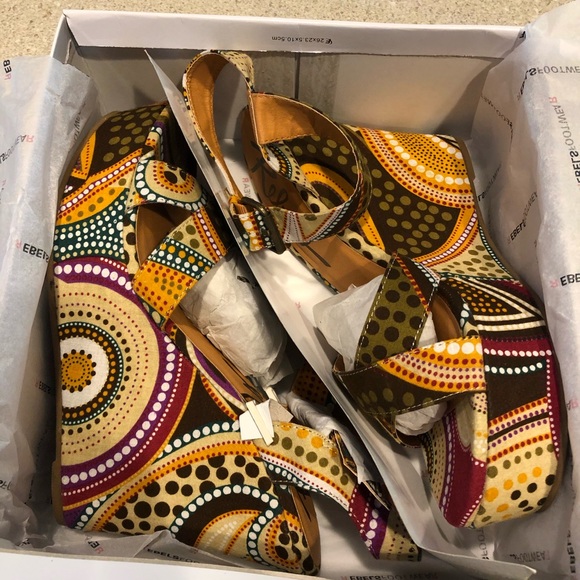 Sandals - Picture 2 of 4